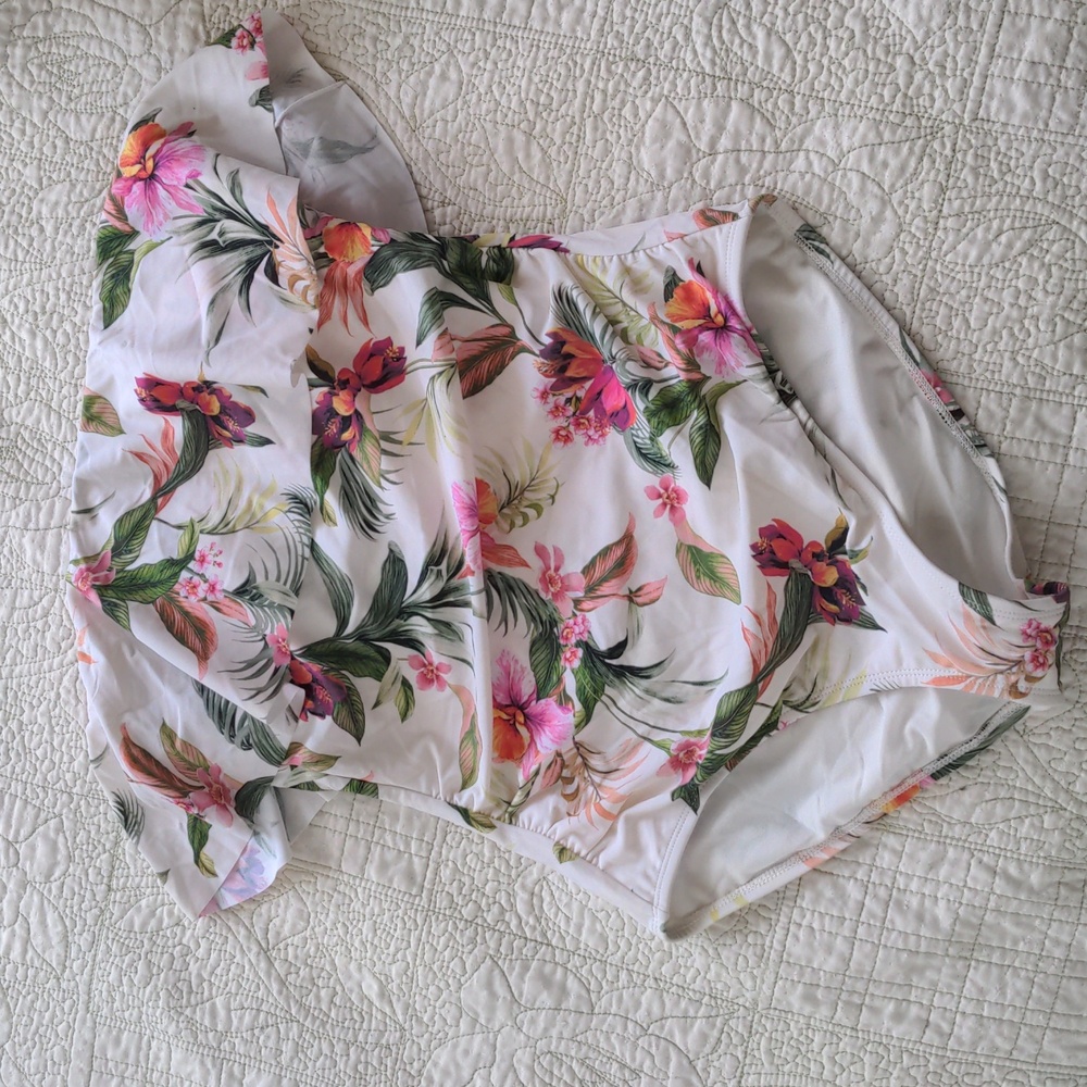 Kona Sol White Tropical Floral Swimsuit Bathing Suit Size Medium